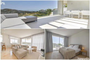 Apartment with private garden in Marbella Club Hills, Benahavís Benahavis